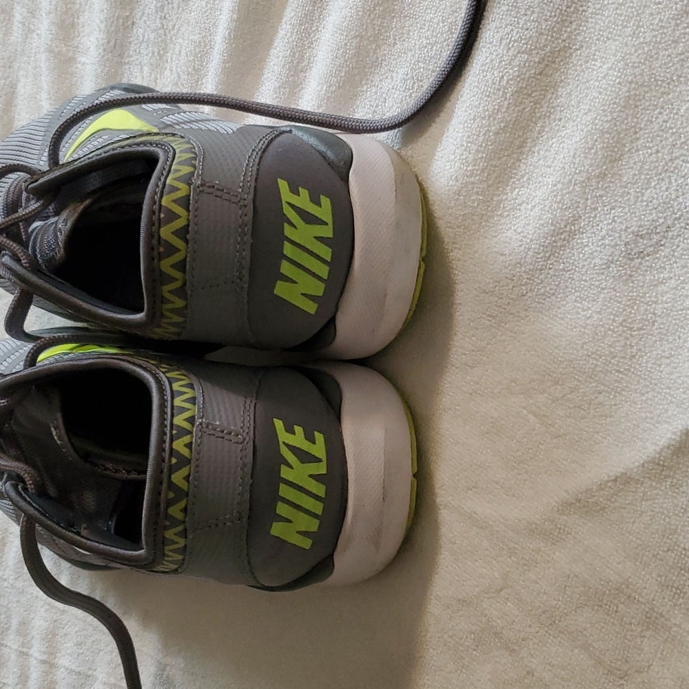 Nike - Picture 2 of 3
